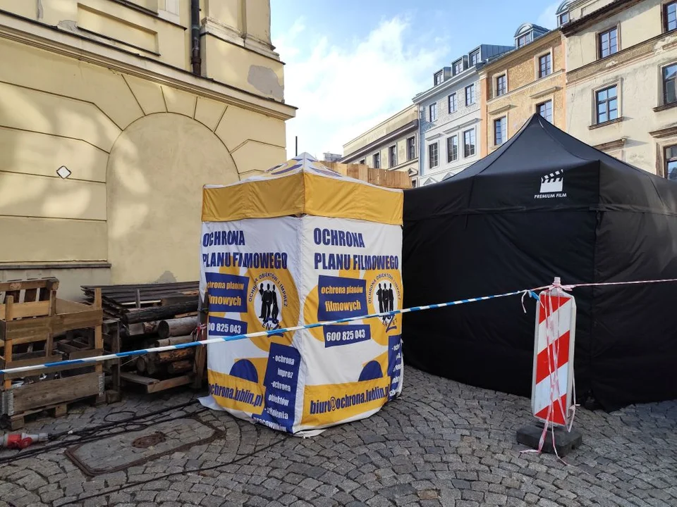 Piękne kostiumy, konne powozy i pruskie szpiczaste hełmy. Lublin ponownie opanowany przez filmowców [zdjęcia]