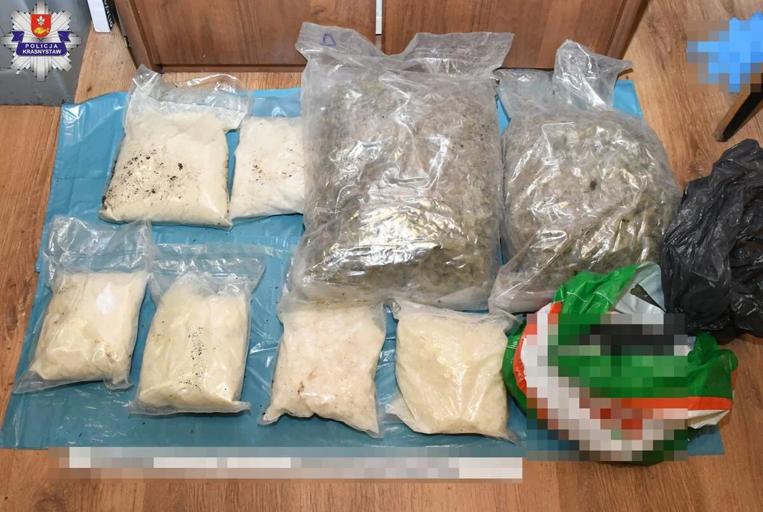 12 kg narkotyków zakopanych w beczkach w woj. lubelskim. Policja przechwyciła towar wart niemal 800 tys. zł