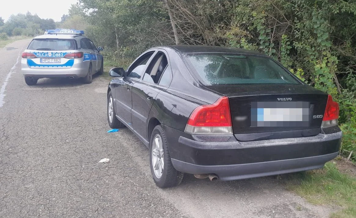 Lubelskie: Próbował staranować policjanta. Zatrzymali go po pościgu, znaleźli narkotyki