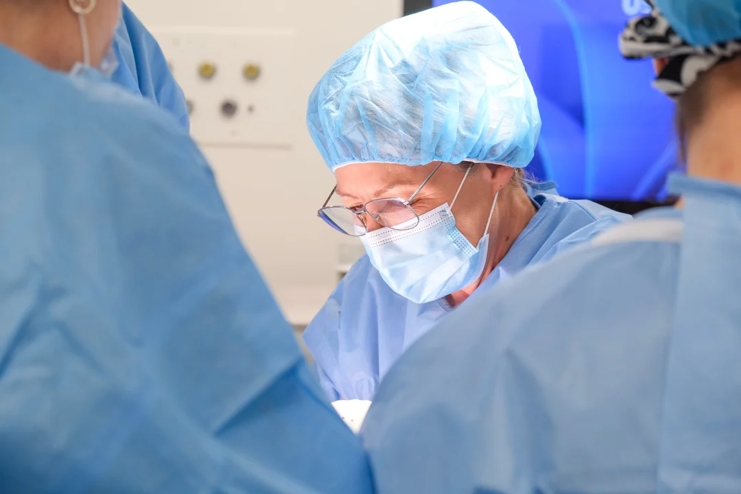 Mniejsze uszkodzenia skóry i lepsze gojenie po operacji, Szpital przy al. Kraśnickiej z nowym sprzętem na raka