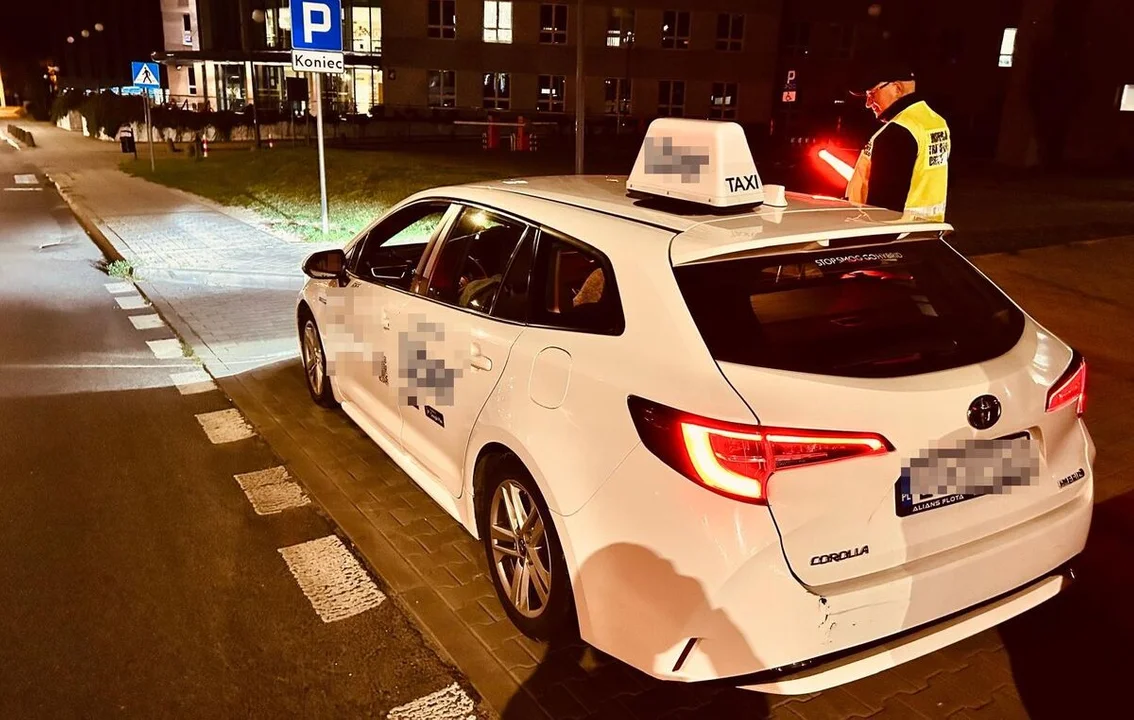 Kontrola przewozu osób w Lublinie. Sprawdzono 45 pojazdów, ujawniono wykroczenia