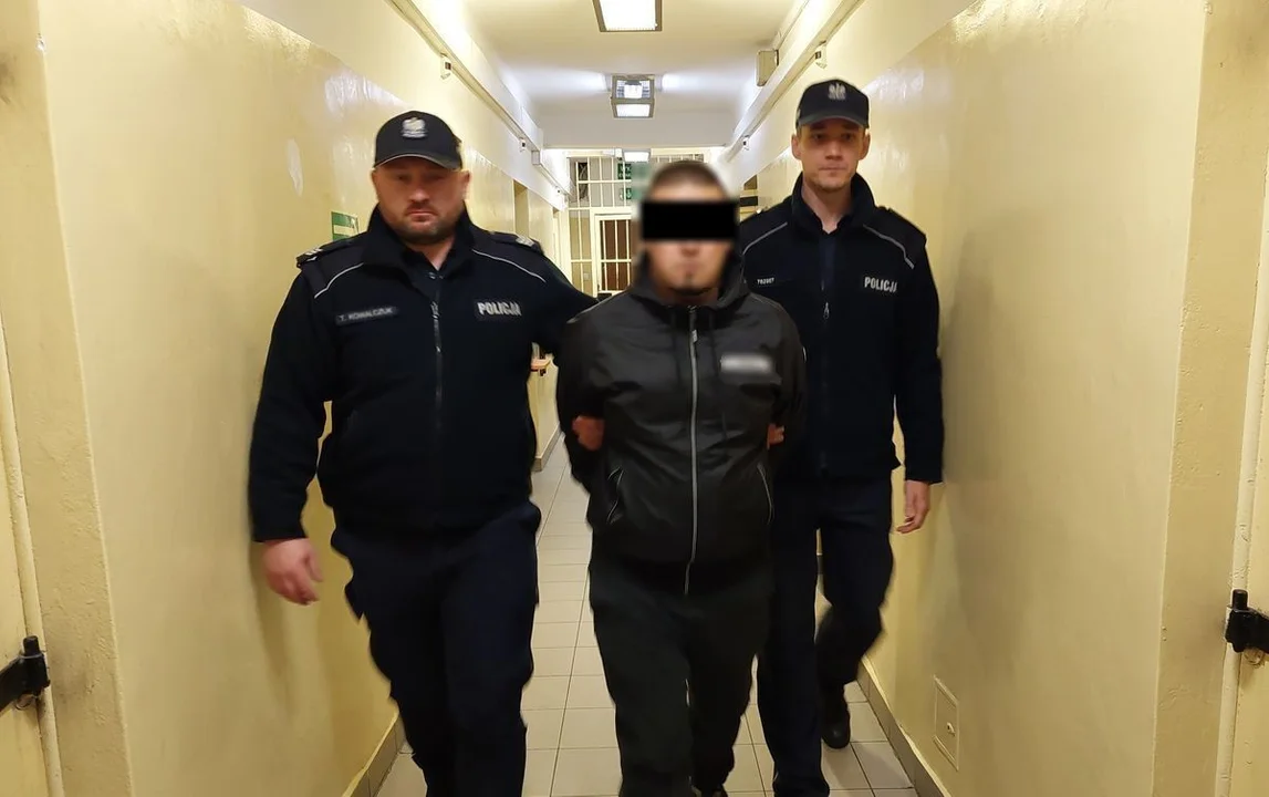 Lubelskie: Próbował staranować policjanta. Zatrzymali go po pościgu, znaleźli narkotyki