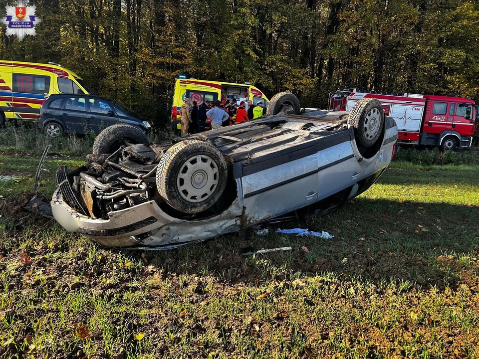 Dachowanie samochodu w woj. lubelskim. Pięć młodych osób trafiło do szpitala!
