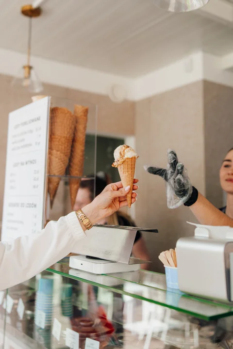 Lody za 1 zł i darmowa kawa! Marka znana z legendarnych kolejek otwiera nową lodziarnię w Lublinie